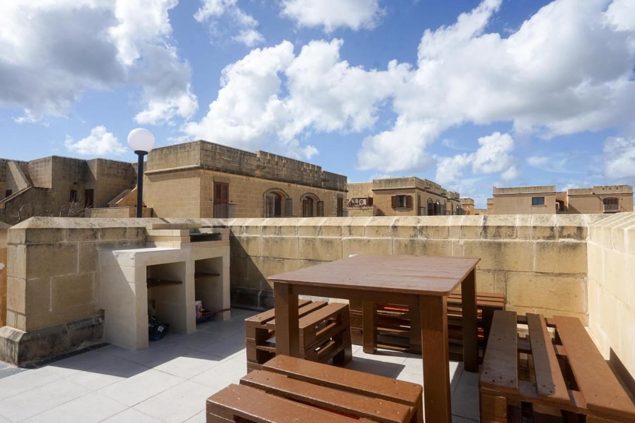 Getawaynpetto Private Duplex Maisonette With Jacuzzi Hot Tub Mgarr Luaran gambar