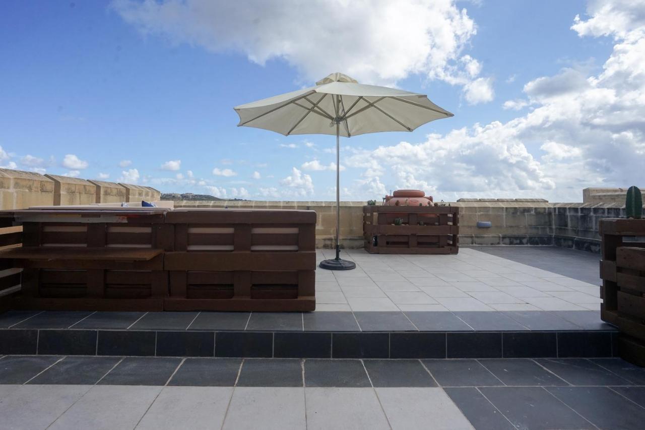 Getawaynpetto Private Duplex Maisonette With Jacuzzi Hot Tub Mgarr Luaran gambar