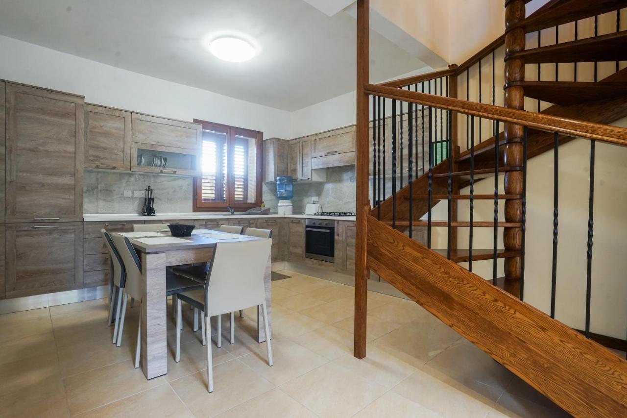 Getawaynpetto Private Duplex Maisonette With Jacuzzi Hot Tub Mgarr Luaran gambar