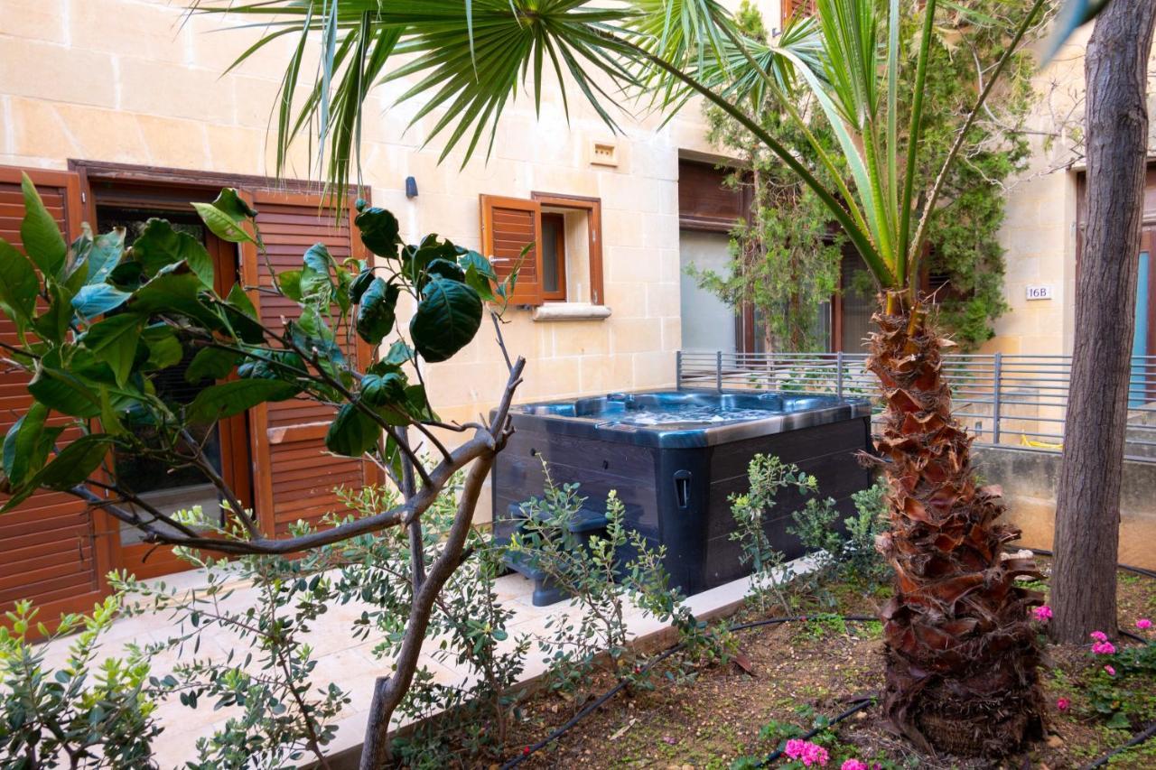 Getawaynpetto Private Duplex Maisonette With Jacuzzi Hot Tub Mgarr Luaran gambar