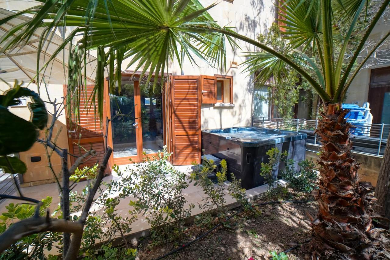 Getawaynpetto Private Duplex Maisonette With Jacuzzi Hot Tub Mgarr Luaran gambar